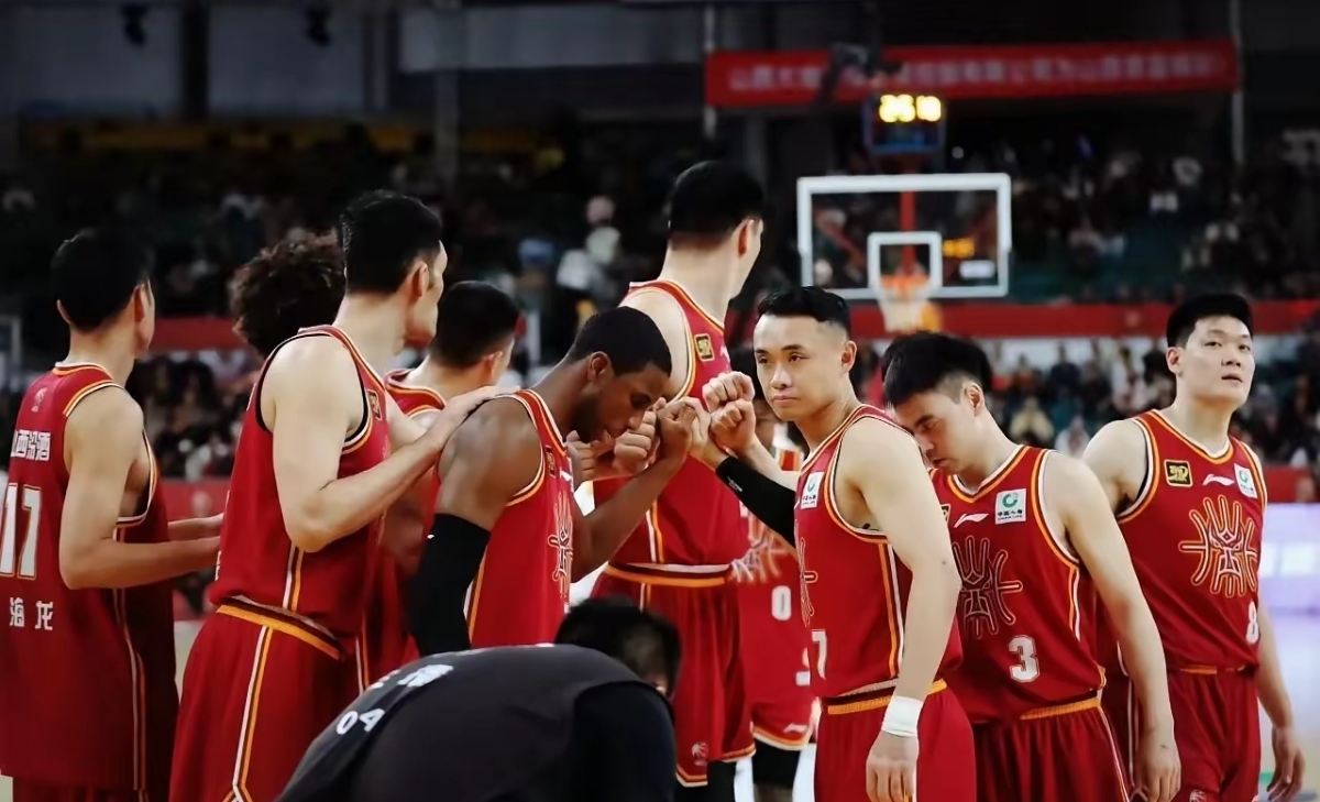 CBA常规赛山西队主场战胜天津队，豪取八连胜