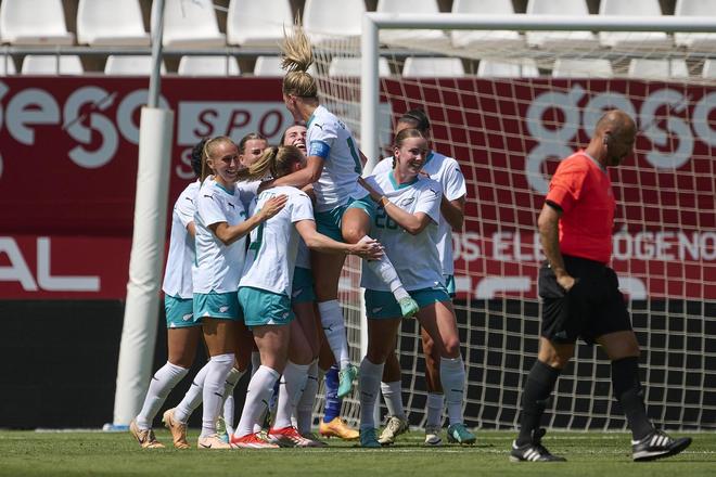 新西兰女足在友谊赛中获得胜利