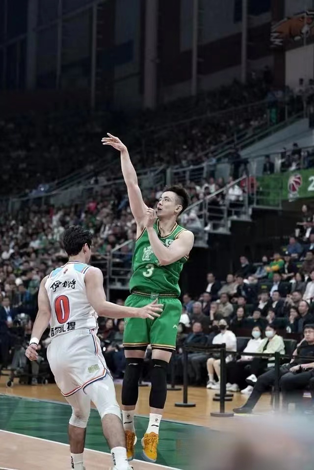 包含国王轻取江苏队，克莱状态火热的词条