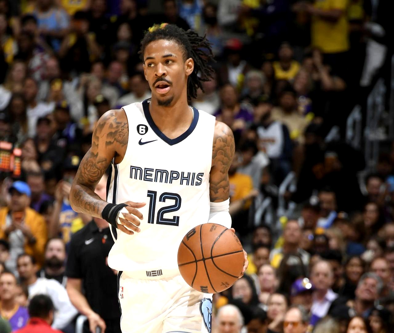 太阳完胜新疆队，莫兰特惊艳四座的简单介绍